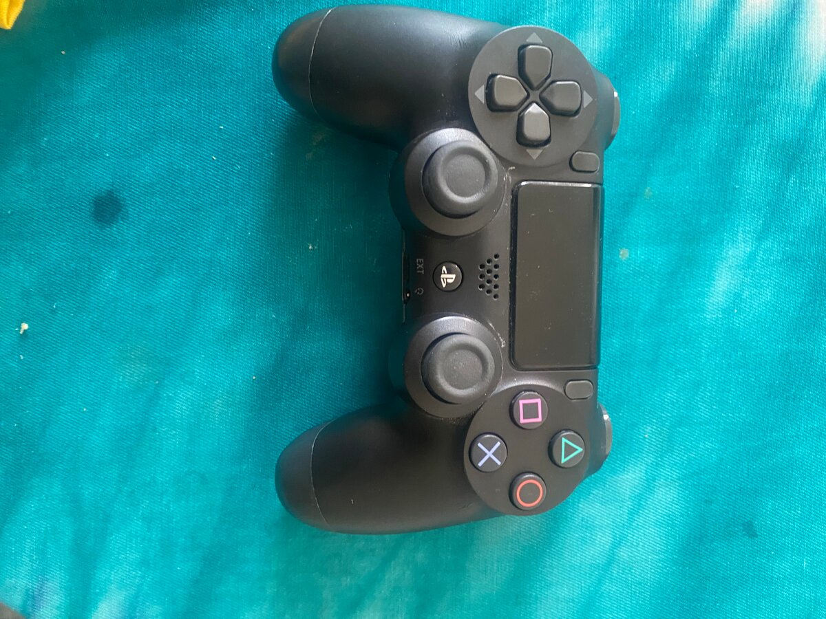 PlayStation 4 slim 1TO