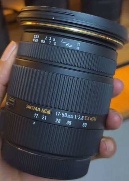 Objectif Sigma 17-50mm f/2.8