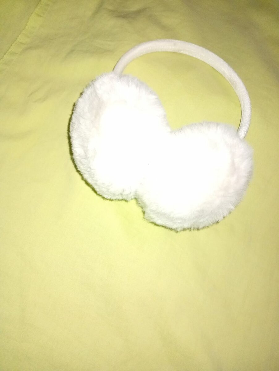 Cache-oreilles en fausse fourrure