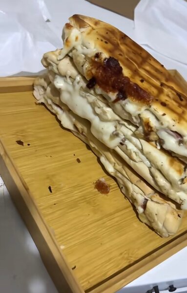 Panini grillé fromage jambon