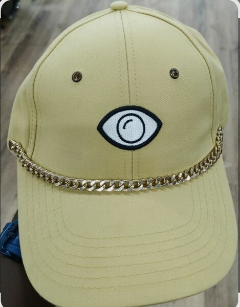 Casquette chaîne élégante