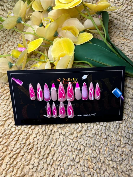 Ongles Préfabriqués Roses