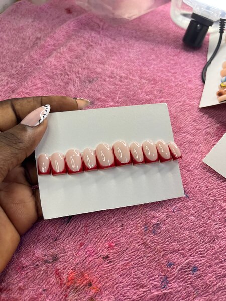 Ongles Faux Élégants