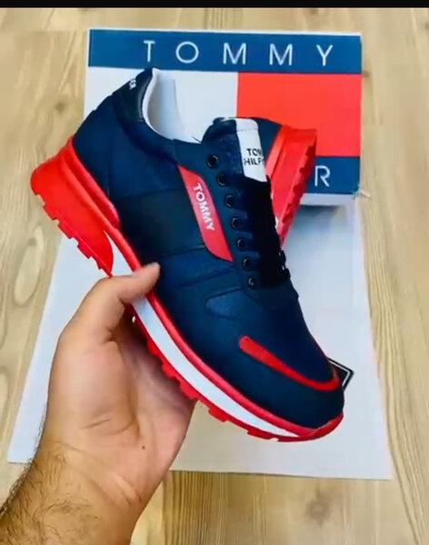 Baskets Homme Rouge et Bleu