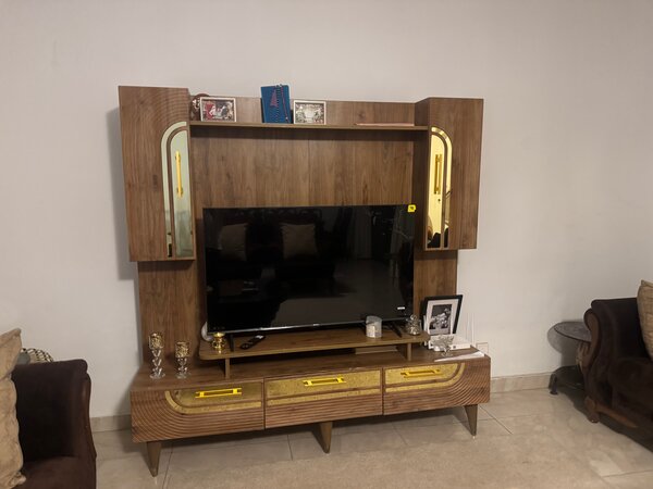 Meuble TV en bois avec éclairage LED