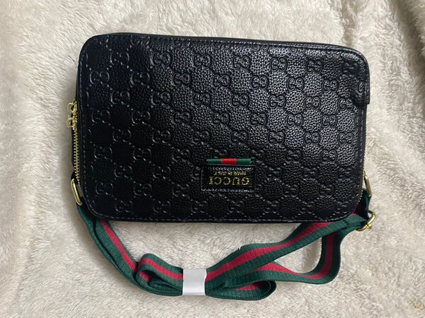 Sac en bandoulière noir élégant