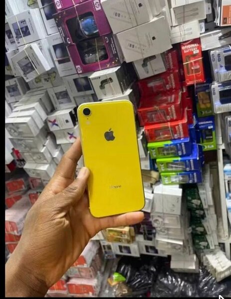 iPhone Jaune 128 Go
