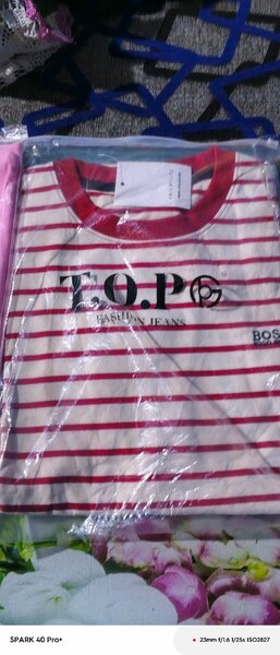 T-shirt rayé rouge et blanc