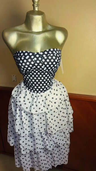 Robe Bustier À Pois Élégante