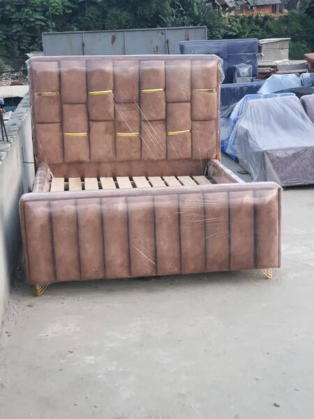 Lit capitonné moderne