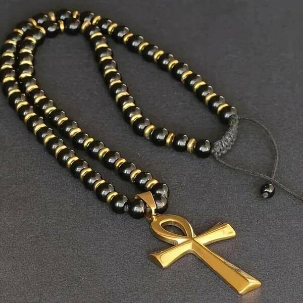 Collier Ankh en perles vintages