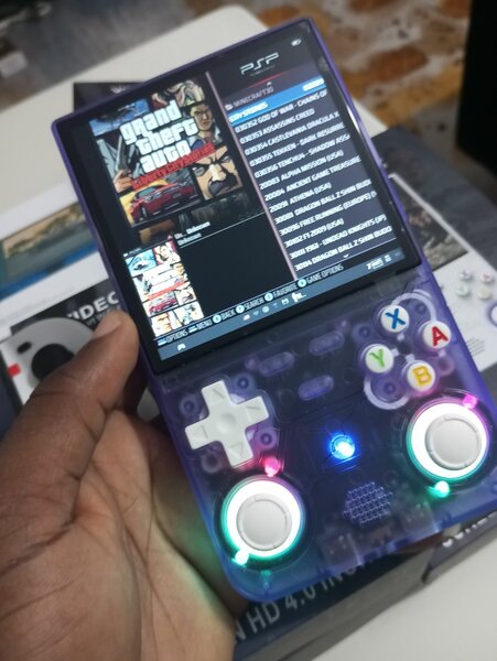 Console portable R36 Ultra HD