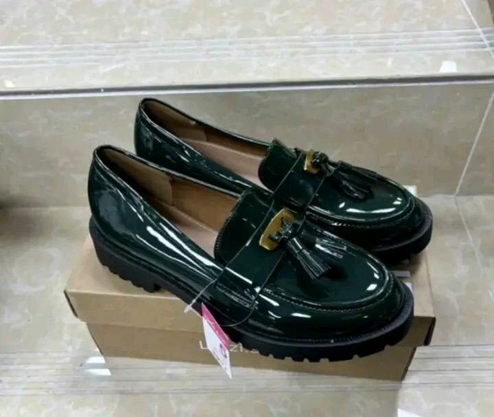 Mocasins en cuir verni