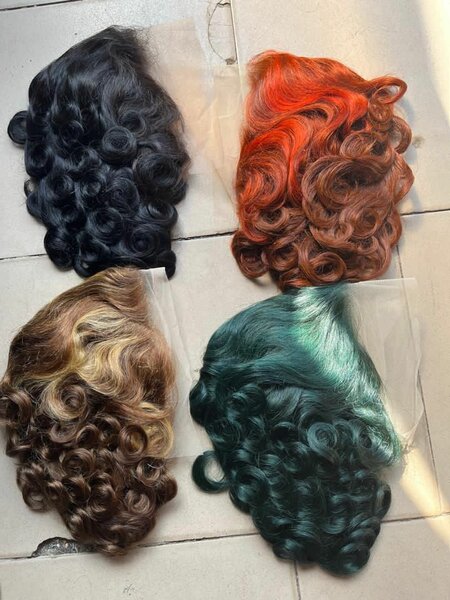 Perruque Cheveux Bouclés