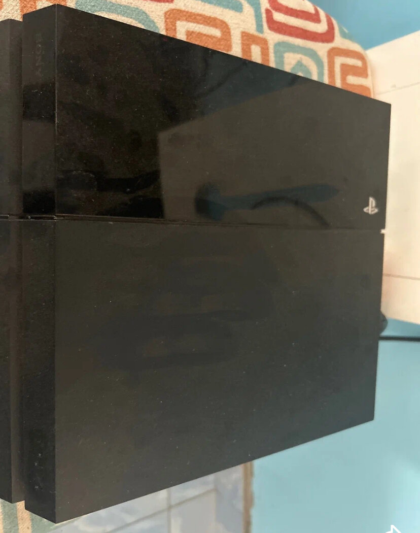 Console PS4 avec manette