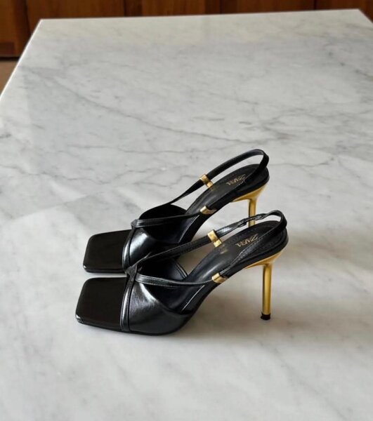 Sandales noires à talons hauts