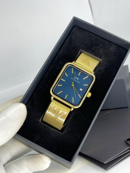 Montre élégante unisexe carré