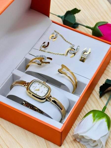 Ensemble Montre et Bijoux Or