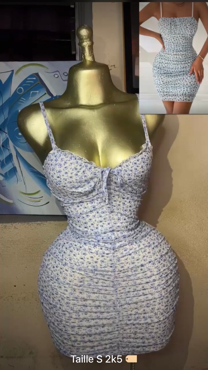 Robe moulante fleurie