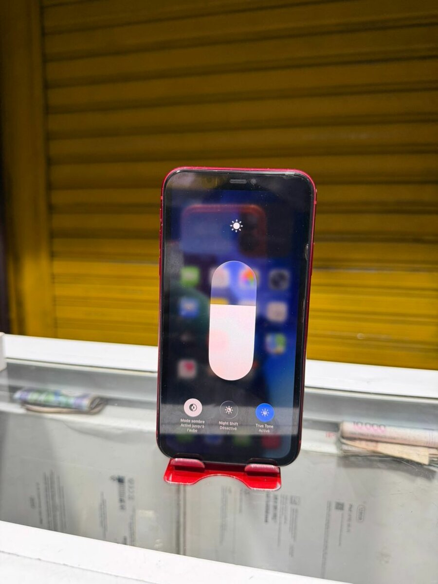 iPhone 11 Rouge Impeccable