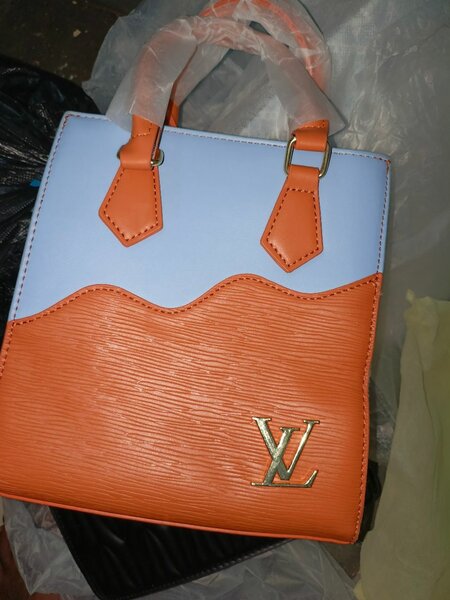 Sac à main chic bicolore