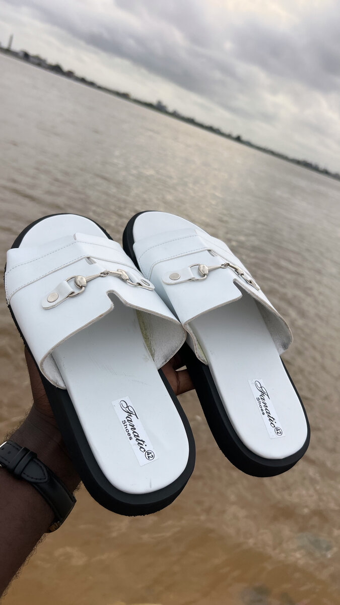 Sandales blanches élégantes