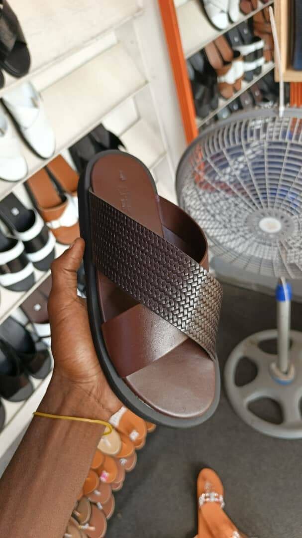 Sandales en cuir tressé homme