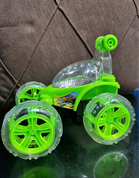 Voiture cascade télécommandée