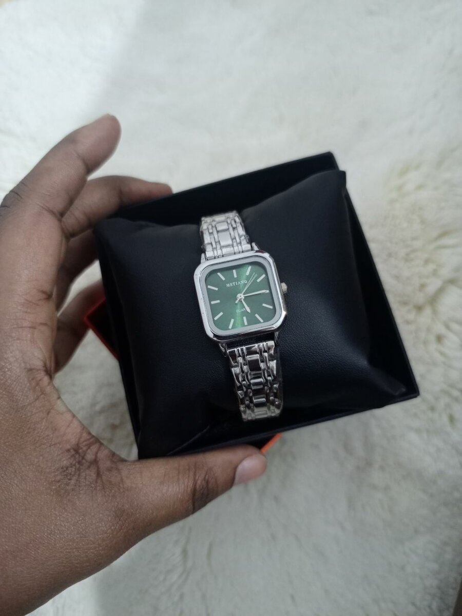 Montre Cécile,acier inoxydable