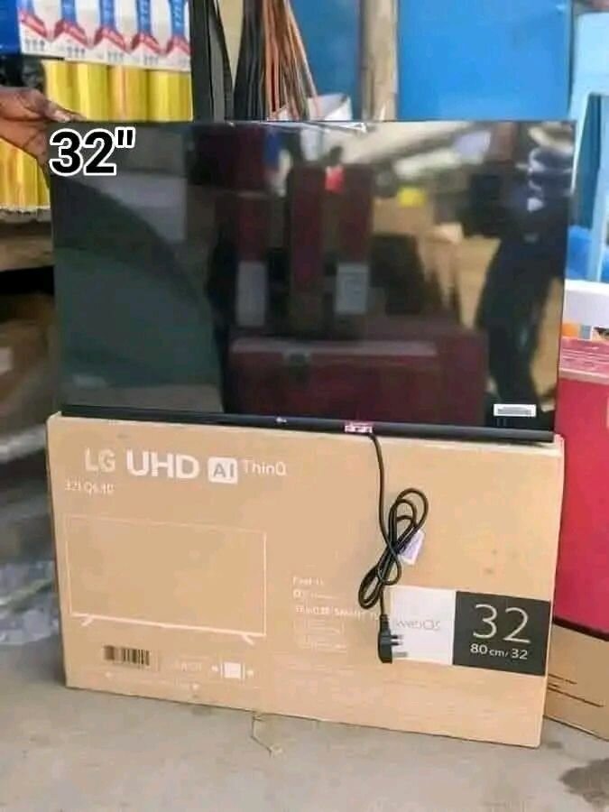 Téléviseur LG UHD 32"