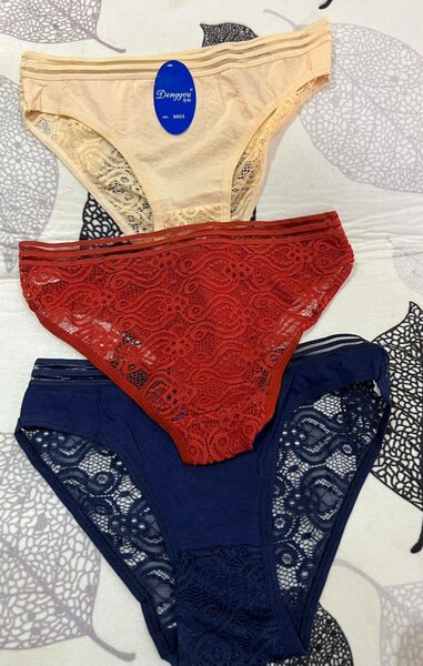 Culottes en dentelle et coton