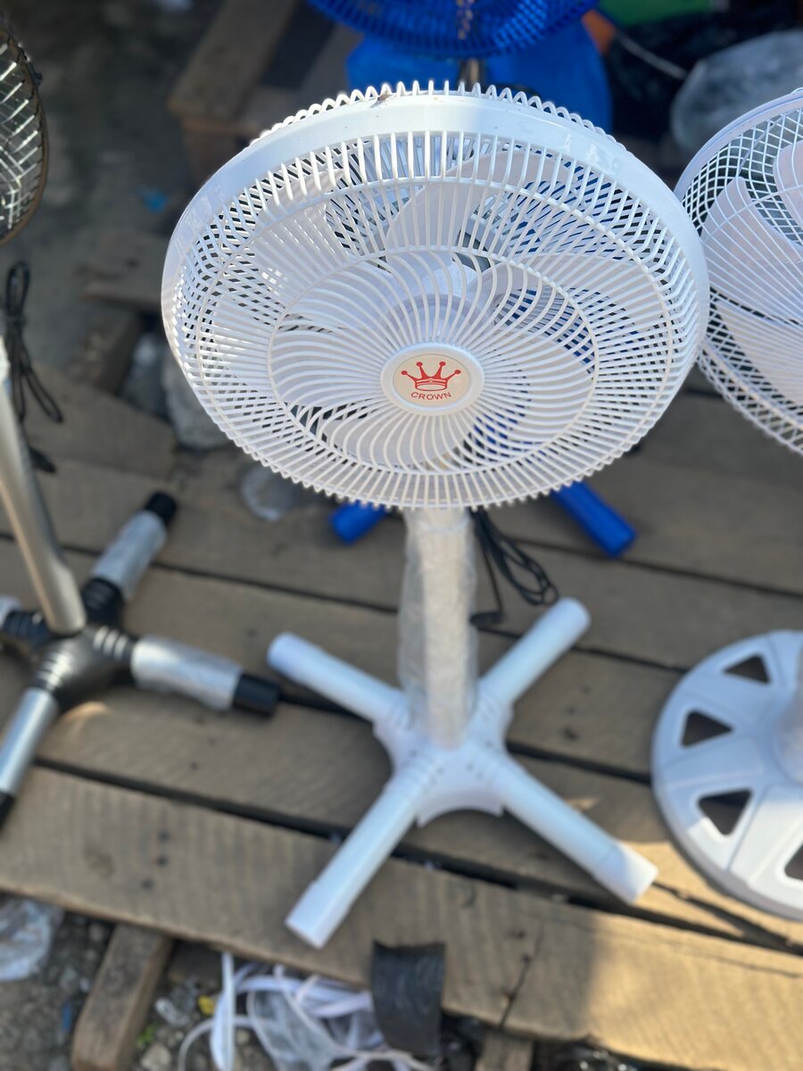 Ventilateur sur pied ajustable