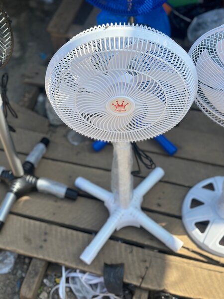 Ventilateur sur pied ajustable