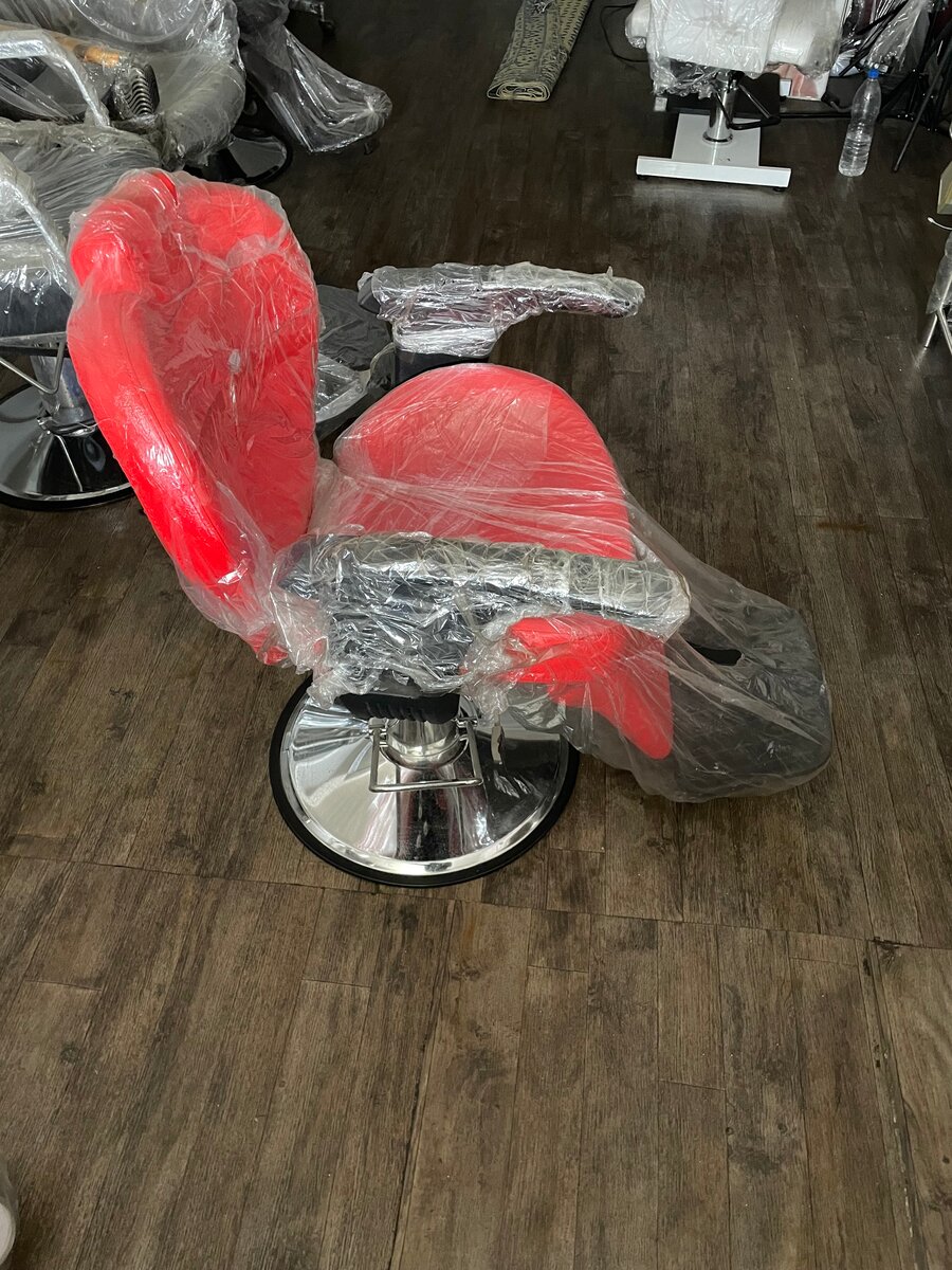 Chaise de salon coiffure rouge