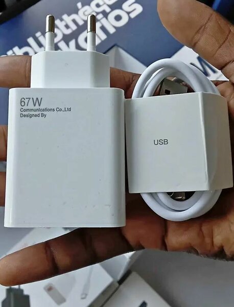 Chargeur USB Rapide 67W