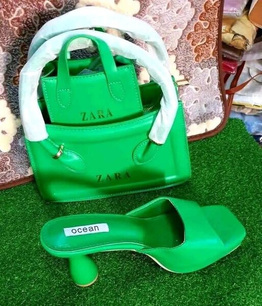 Ensemble sac et sandales colorées