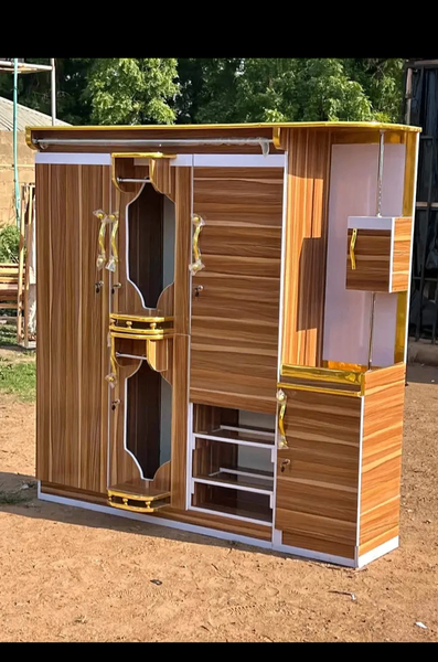 Armoire moderne en bois