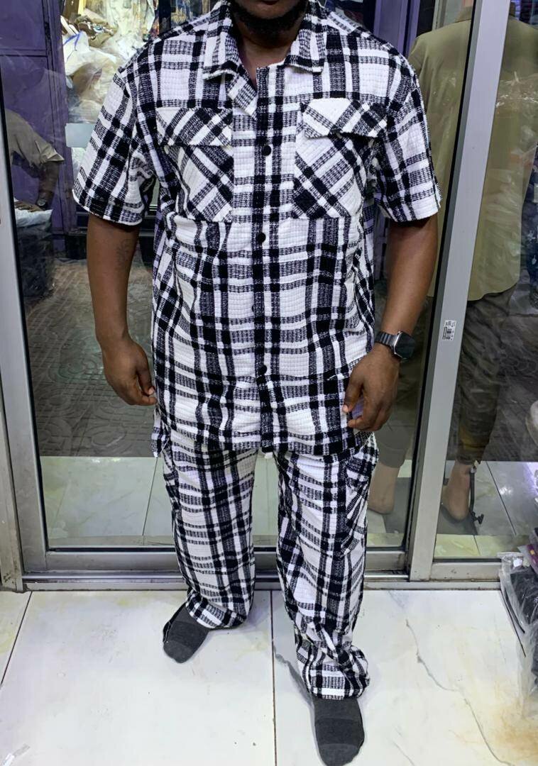 Tenues assorties à carreaux