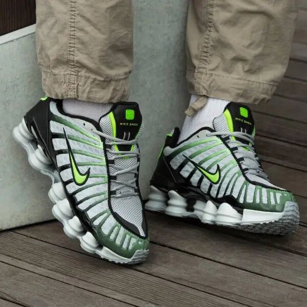 Baskets Nike Shox élégantes
