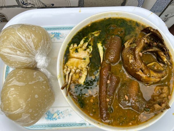 Soup aux fruits de mer et foufou