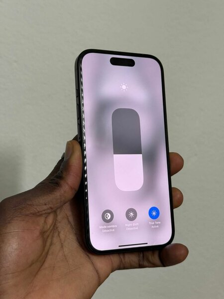 iPhone 14 Noir Élégant