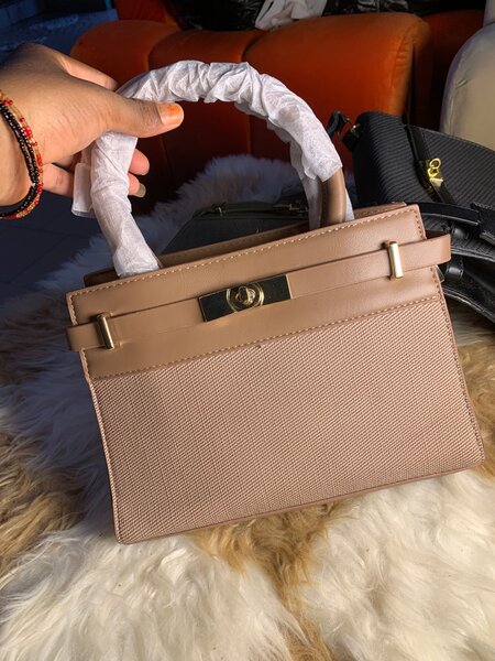 Sac à main chic texturé