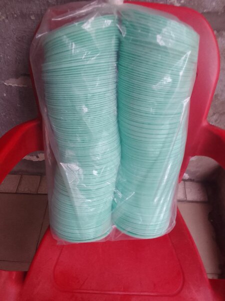 Assiettes en plastique jetables