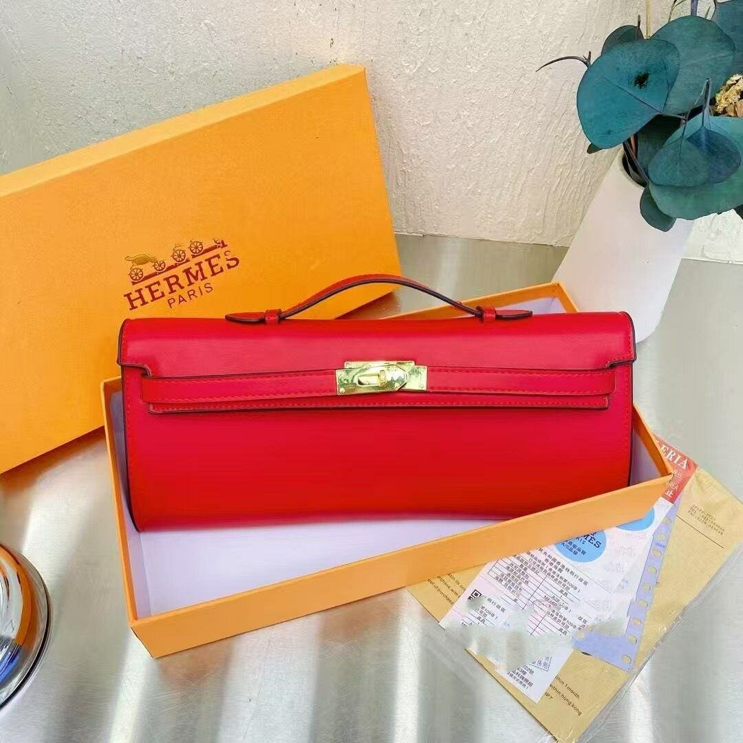 Clutch en cuir élégant Hermès