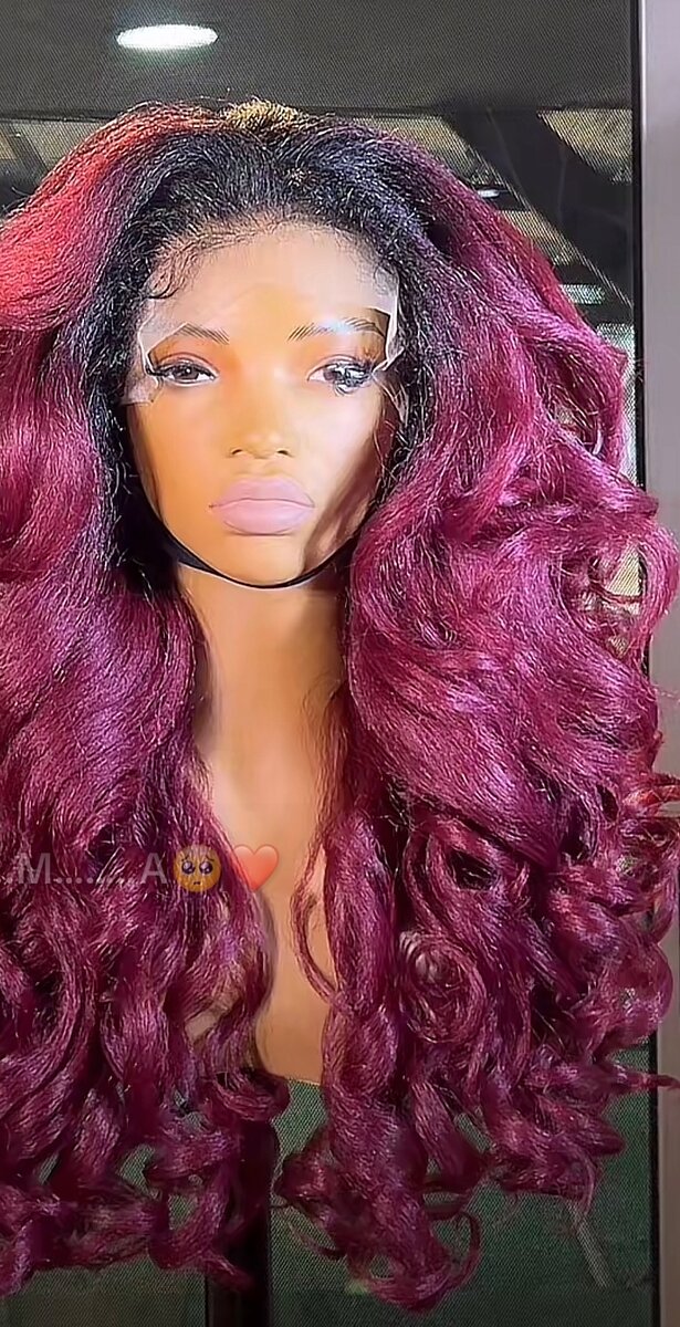 Perruque en dentelle bouclée