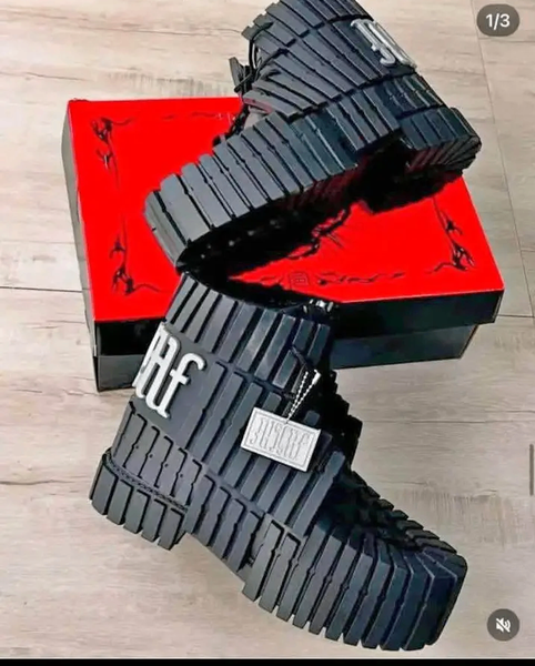 Bottes en plateforme robustes