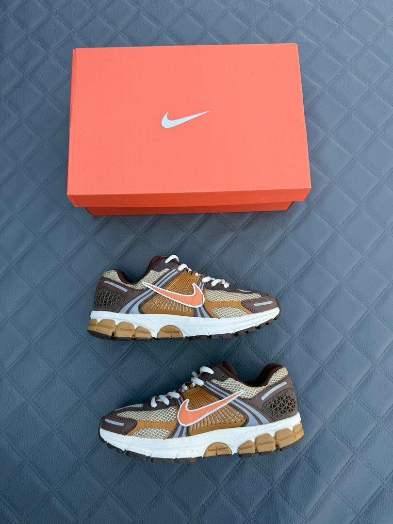 Nike vomero 5