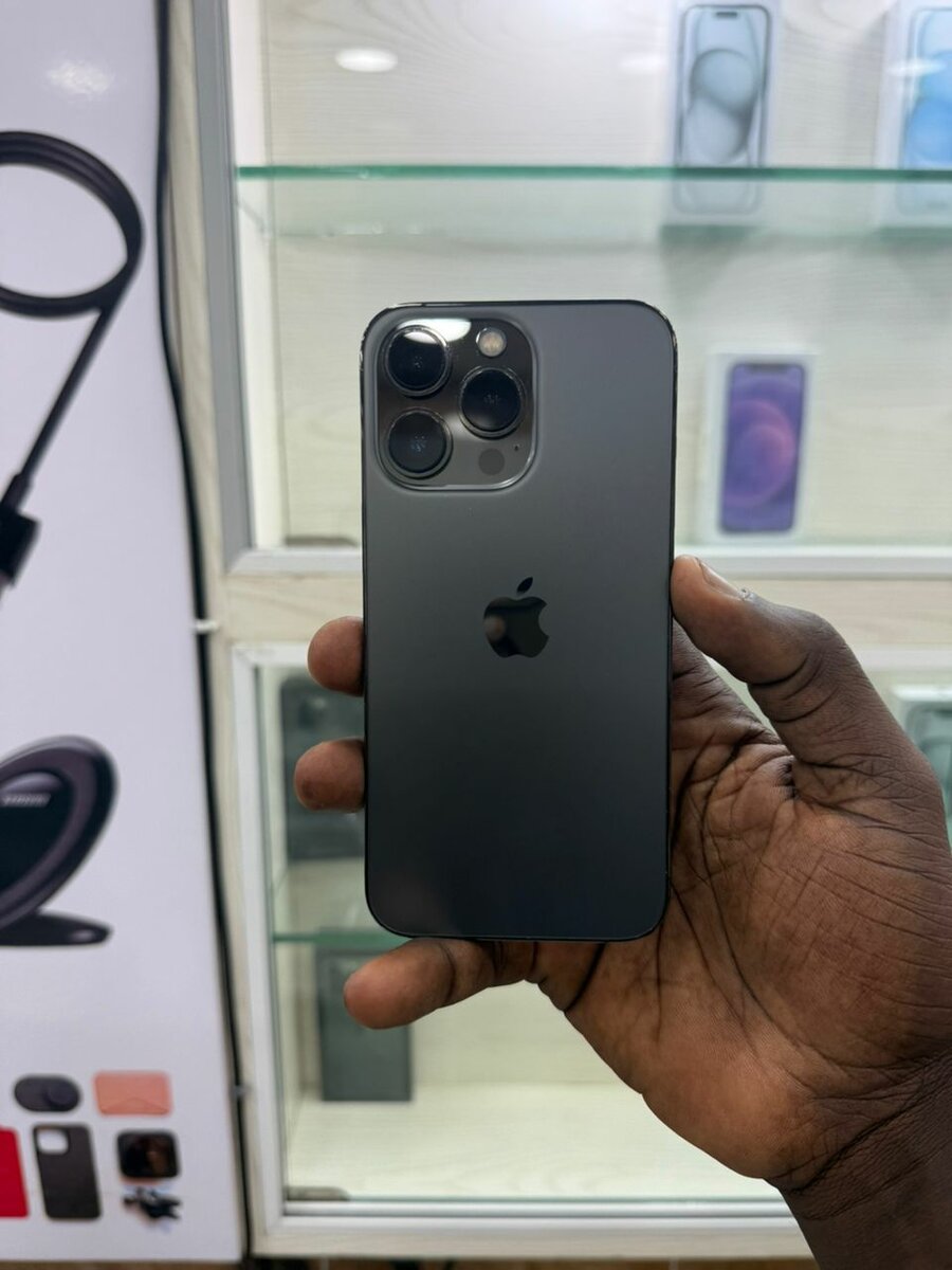 Deux 13pro très propre sans dé