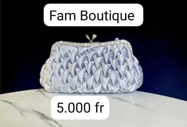 Élégante Pochette Matelassée