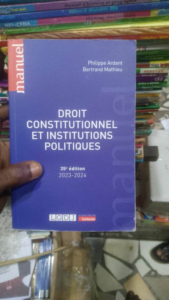 Livre sur Droit Constitutionnel